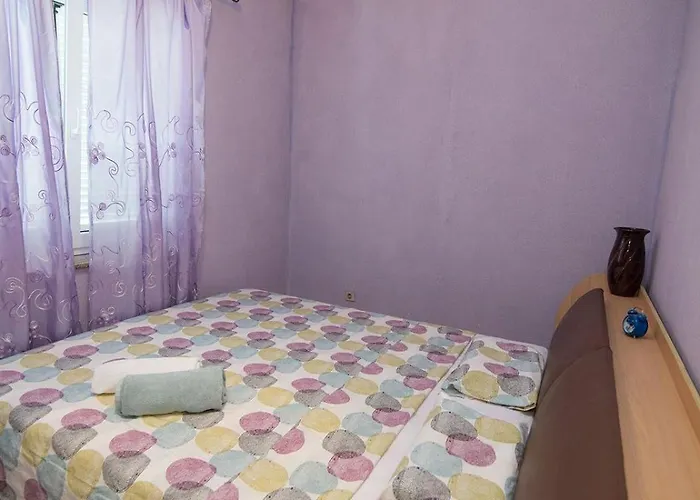 Josipa B4 * مالي لوشينغْ