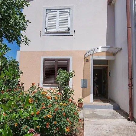 Appartement Josipa B4 *